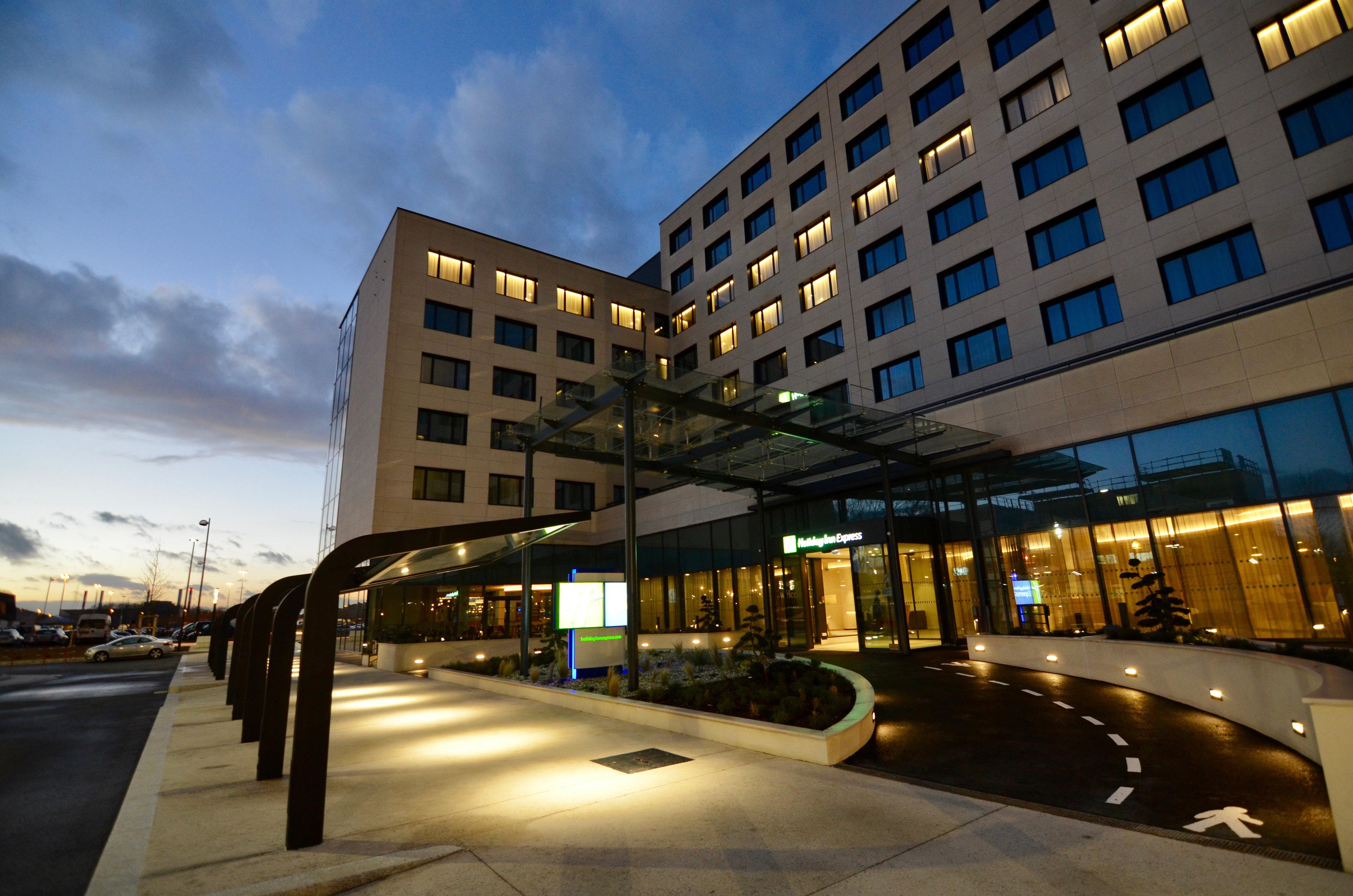 Holiday Inn Express - Paris - Cdg Airport By Ihg Roissy-en-France Exterior foto