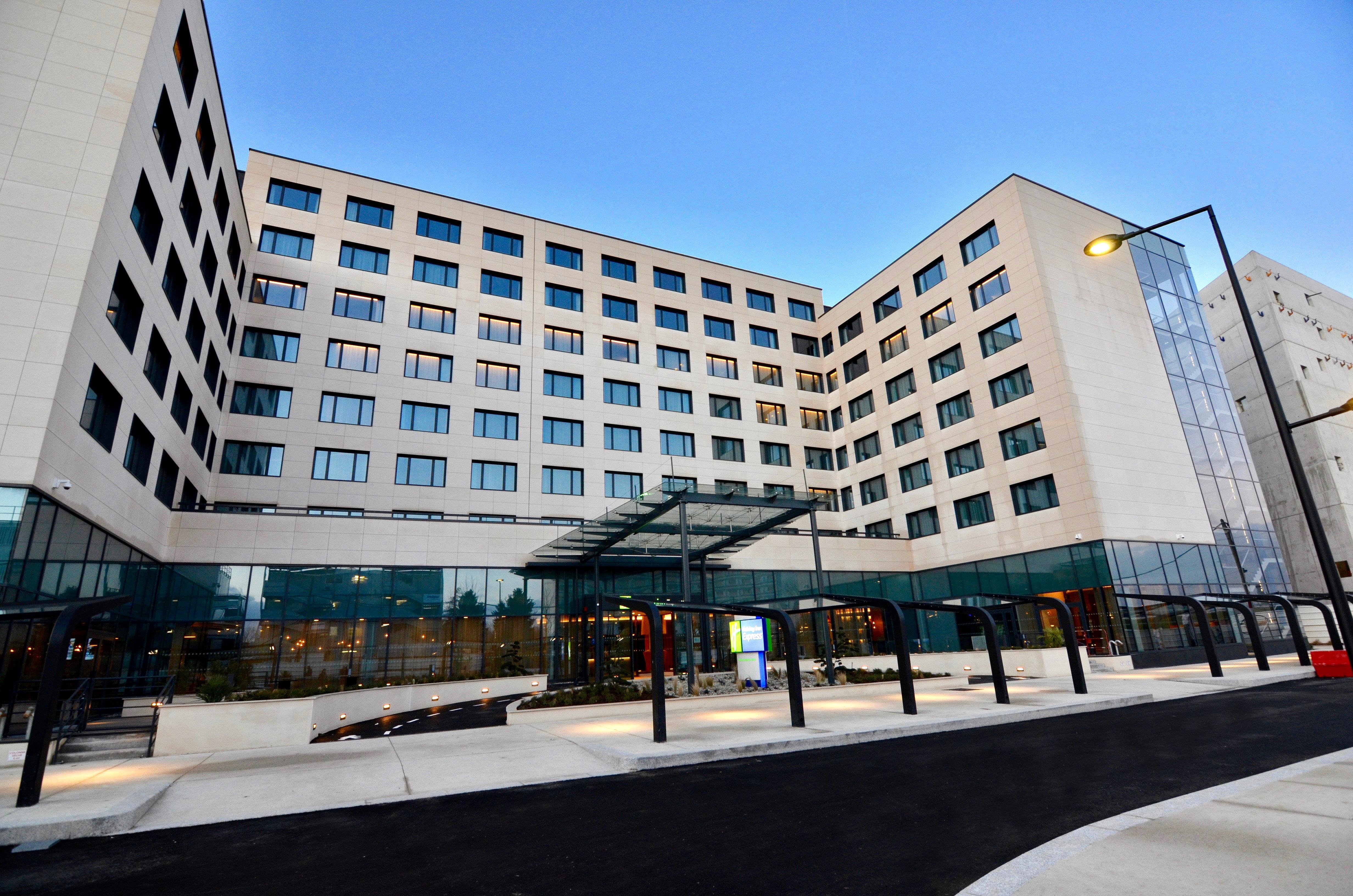 Holiday Inn Express - Paris - Cdg Airport By Ihg Roissy-en-France Exterior foto