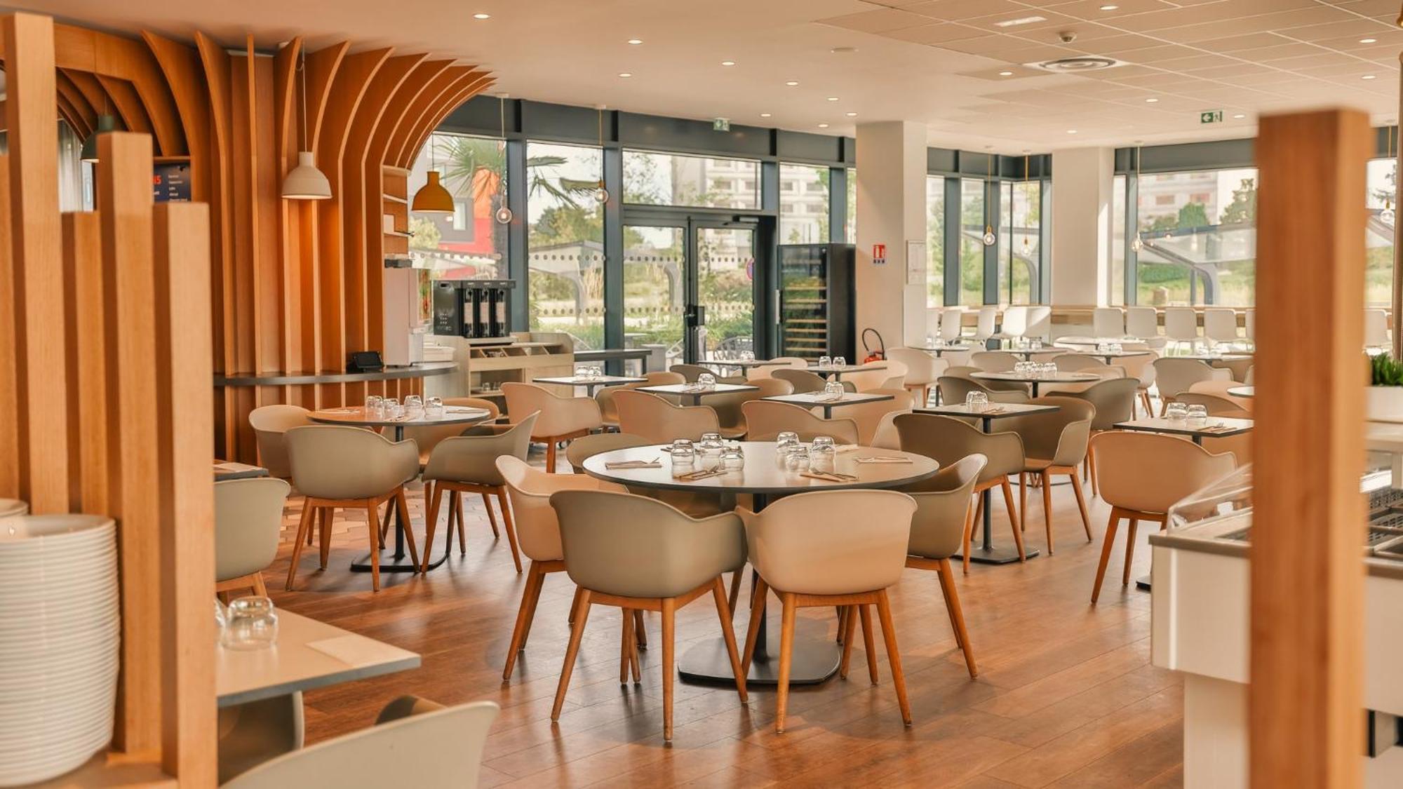 Holiday Inn Express - Paris - Cdg Airport By Ihg Roissy-en-France Exterior foto